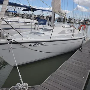 Arecadina Hotel en barco Lisboa